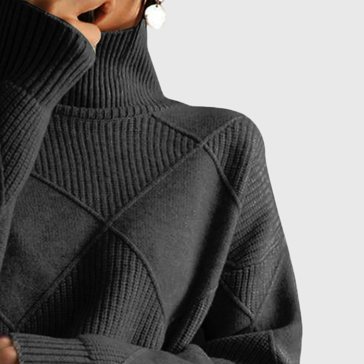 Dagny | Oversized Turtleneck Sweater with Diagonal Seams for Women