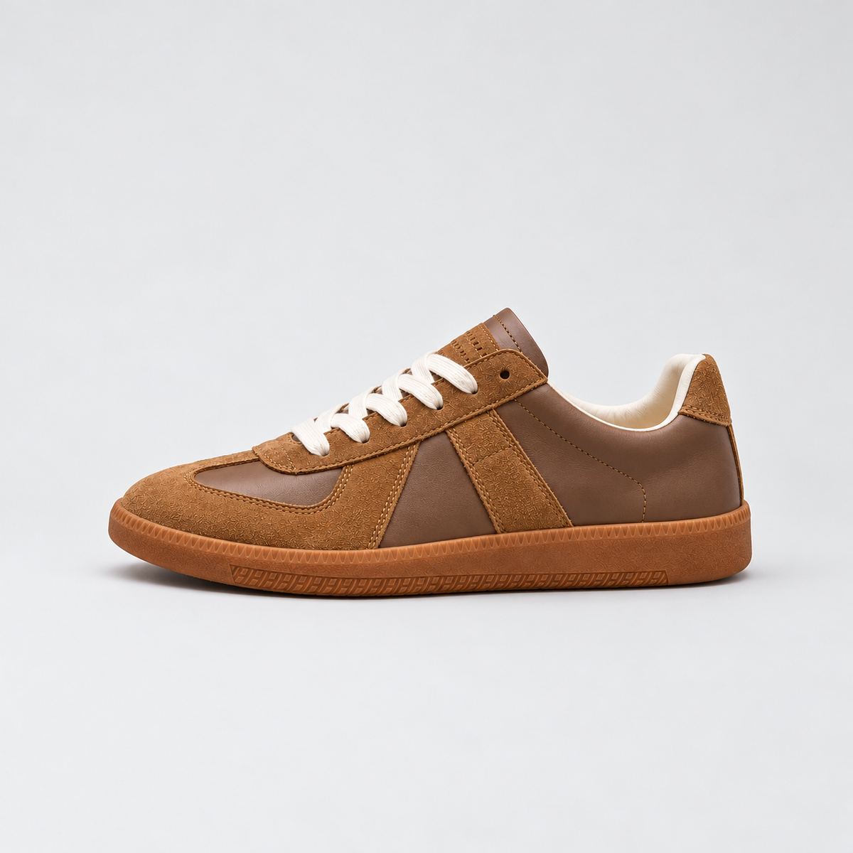 Men's Retro Trainers, Lightweight Lace-Up Gum Sole
