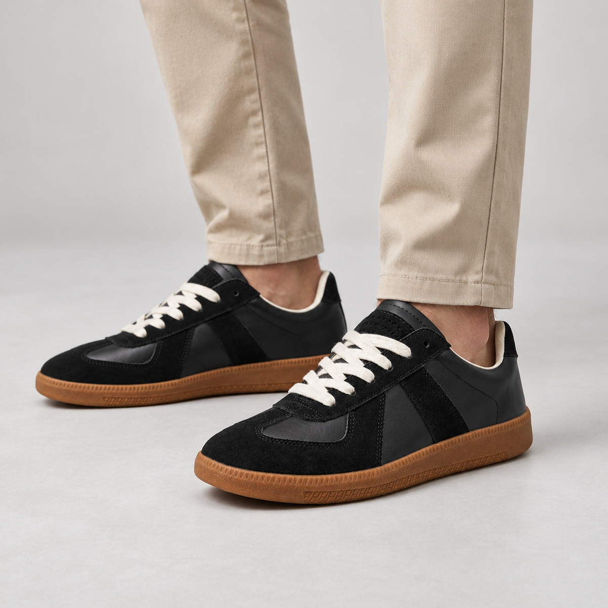 Men's Retro Trainers, Lightweight Lace-Up Gum Sole