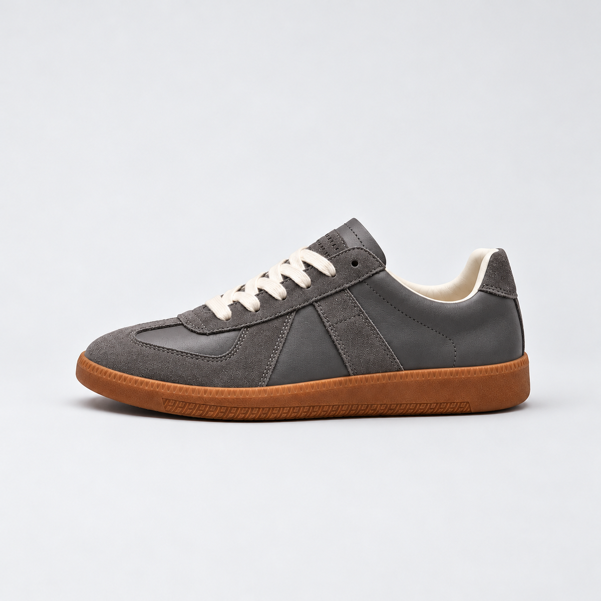 Men's Retro Trainers, Lightweight Lace-Up Gum Sole