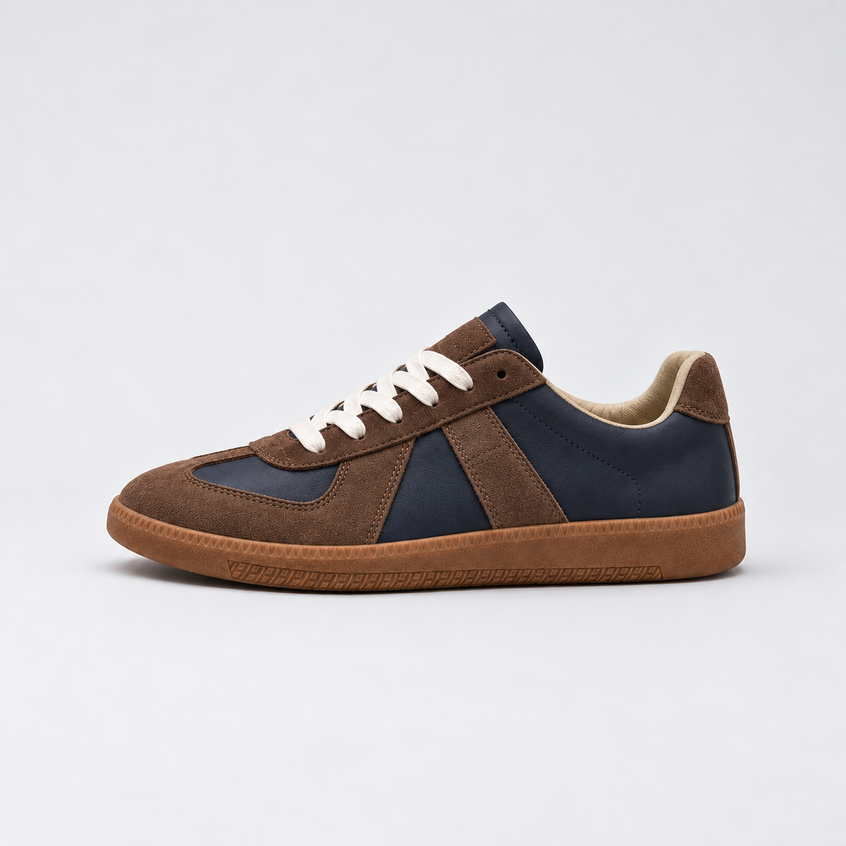 Men's Retro Trainers, Lightweight Lace-Up Gum Sole