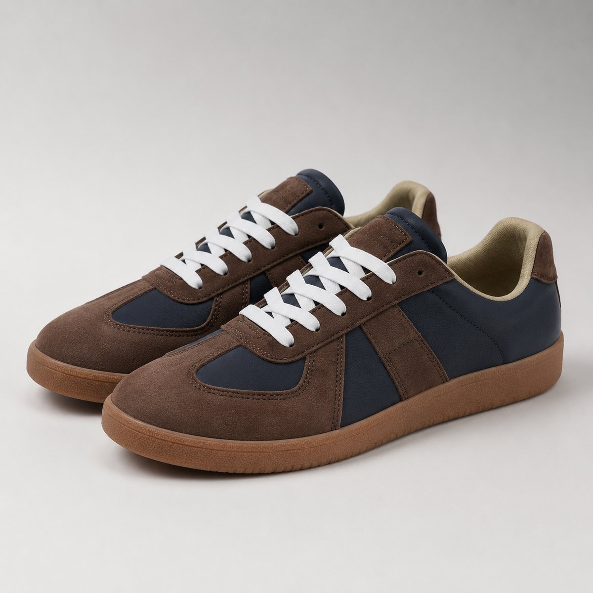 Men's Retro Trainers, Lightweight Lace-Up Gum Sole