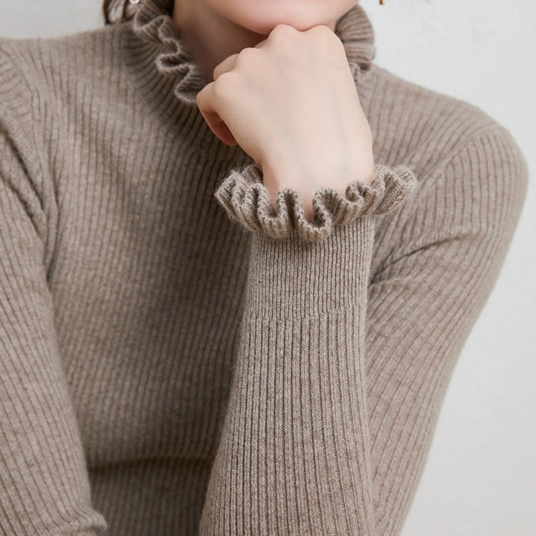 Larkin | Luxe Women's Cashmere Turtleneck Sweater
